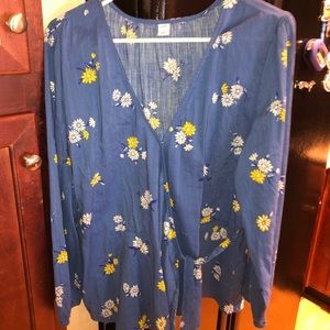 Front snap and tie top.